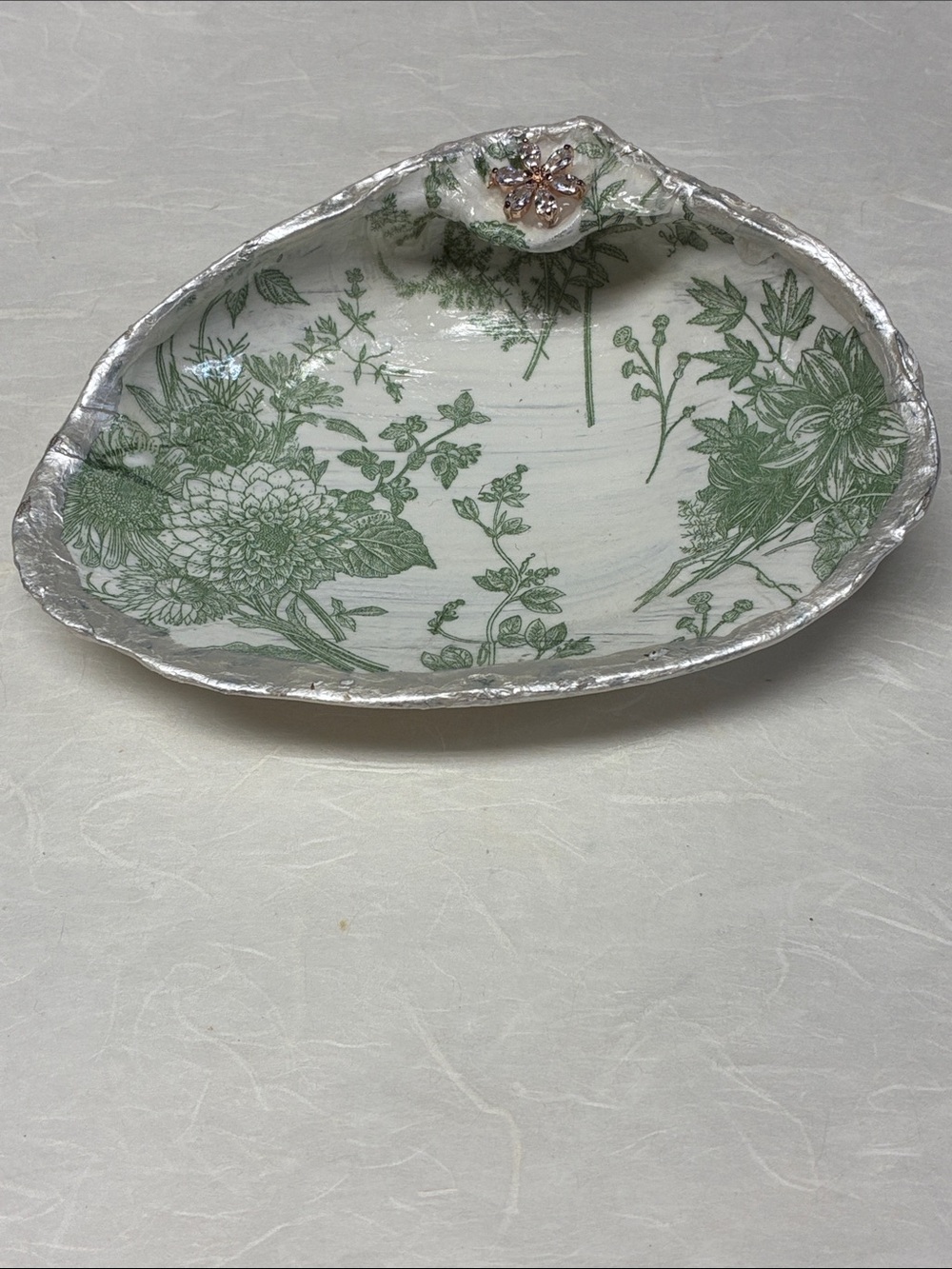 Decorative Floral Ceramic Serving Bowl in Green and White